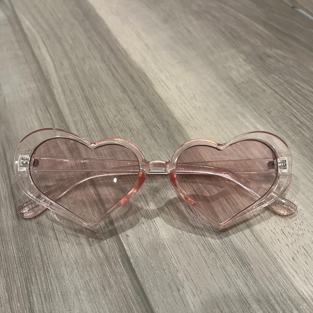 🌼 Light Pink Heart Glasses - Picture 3 of 3